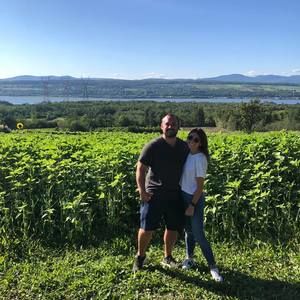 Meet your Posher, Hillary